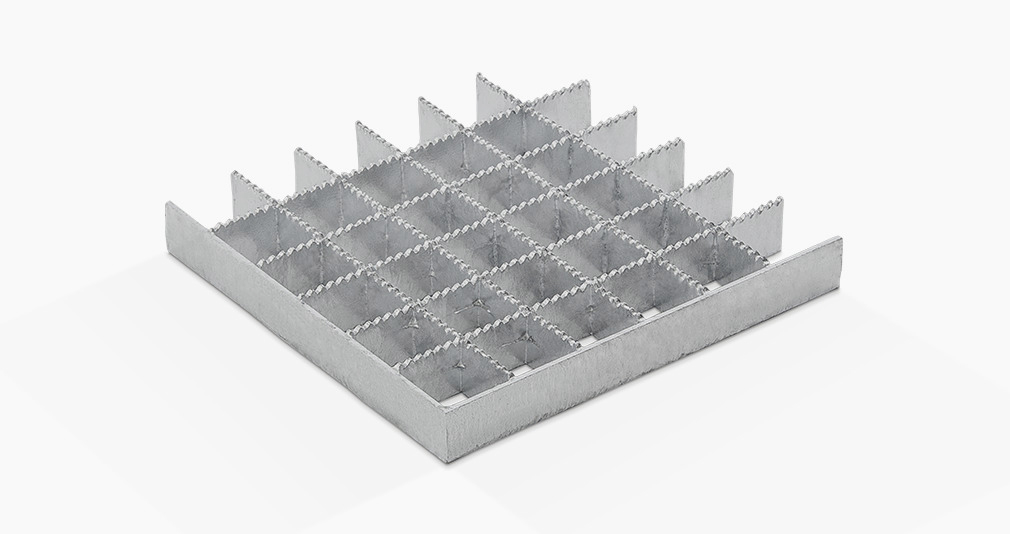 PRESSED GRATING WITH EQUAL STRIPS AND CONTINUOUS SERRATIONS